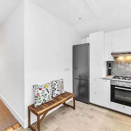 Groves 4 Bedroom, Shepherds Bush 伦敦 外观 照片