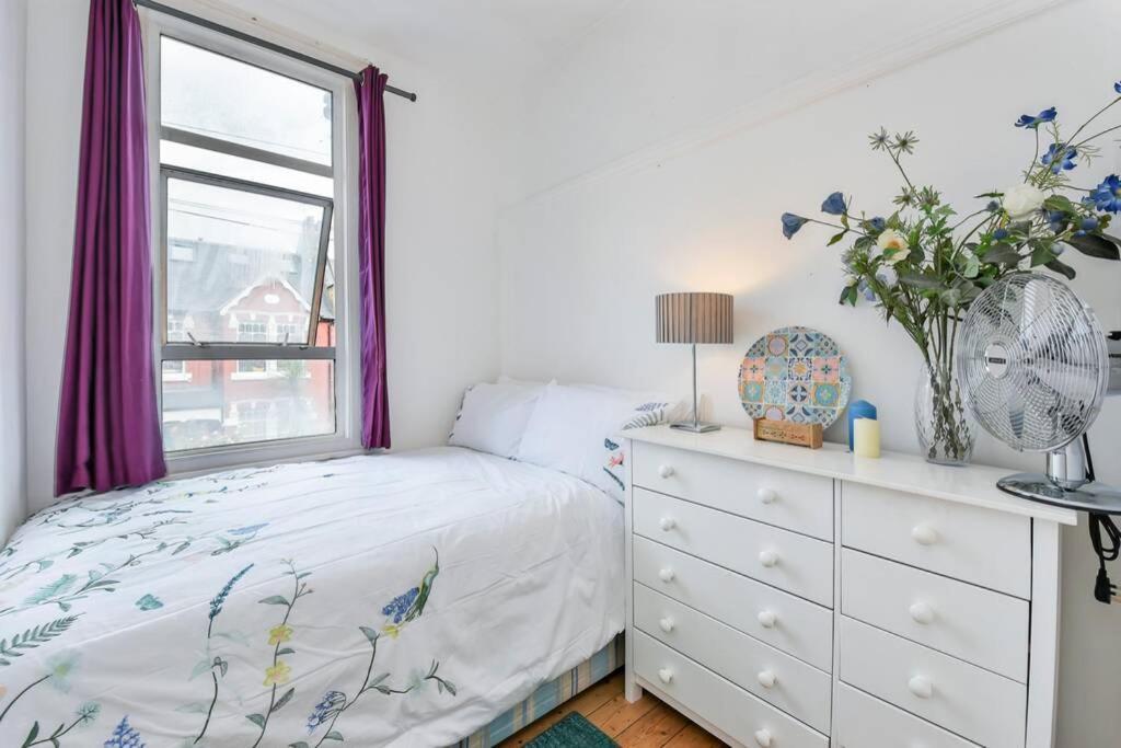 Groves 4 Bedroom, Shepherds Bush 伦敦 外观 照片