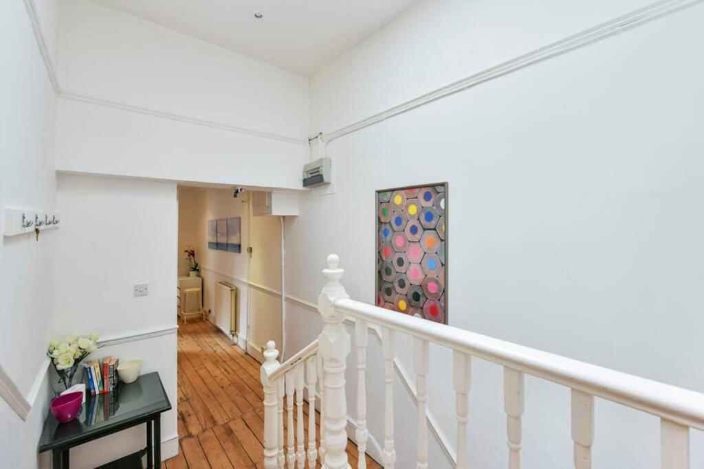 Groves 4 Bedroom, Shepherds Bush 伦敦 外观 照片