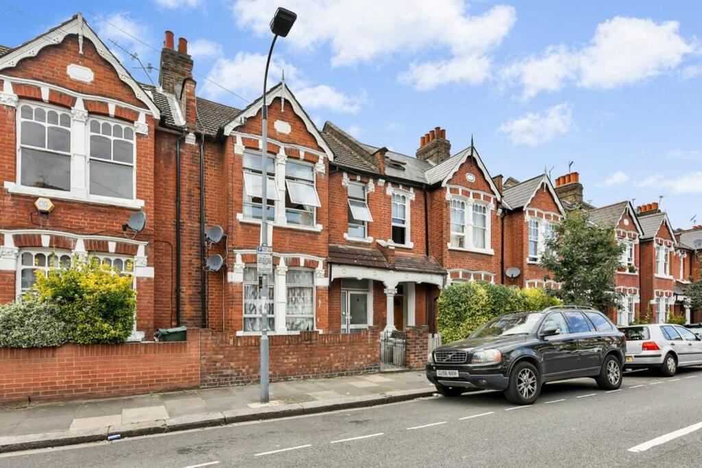 Groves 4 Bedroom, Shepherds Bush 伦敦 外观 照片