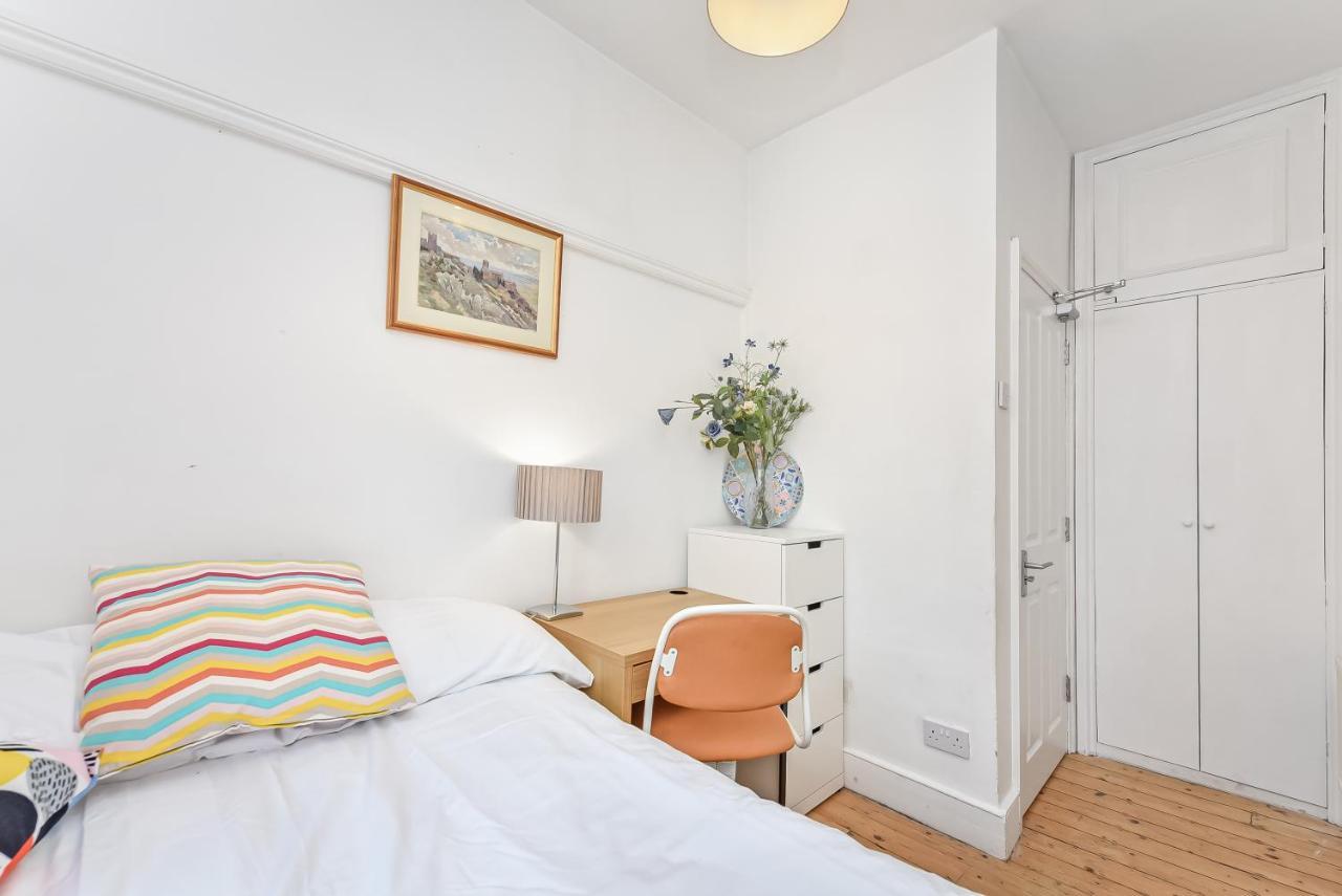 Groves 4 Bedroom, Shepherds Bush 伦敦 外观 照片